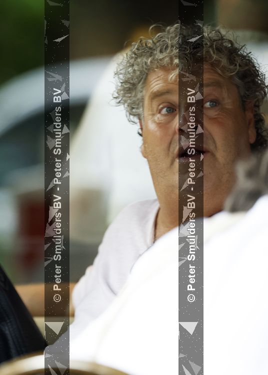Amsterdam 20 augustus 2026
Dirk Zeelenberg met zijn dochter Bobbi aan het lunchen in Amsterdam zuid.