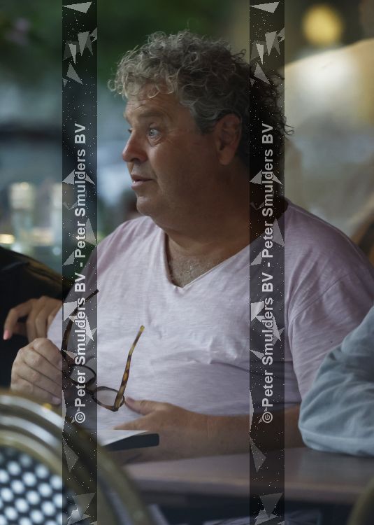 Amsterdam 20 augustus 2026
Dirk Zeelenberg met zijn dochter Bobbi aan het lunchen in Amsterdam zuid.