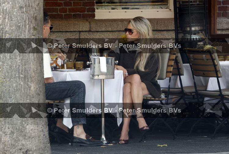Amsterdam 27 augustus 2026
Fred v Leer en Nikkie Plessen lunchen bij Jondani in Amsterdam zuid.