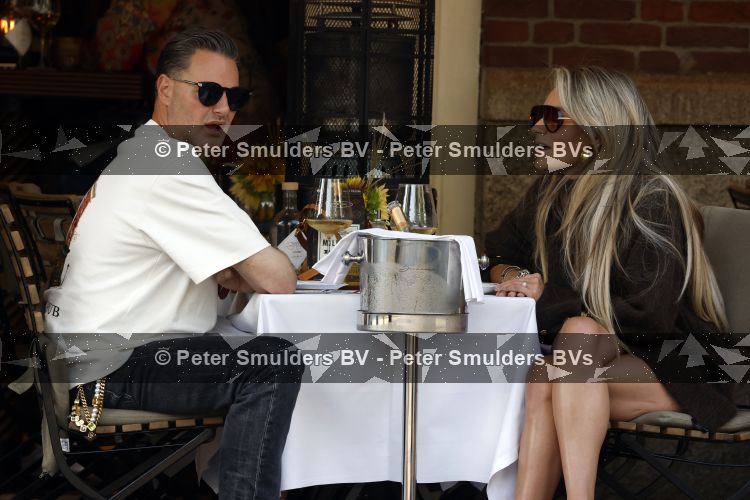 Amsterdam 27 augustus 2026
Fred v Leer en Nikkie Plessen lunchen bij Jondani in Amsterdam zuid.