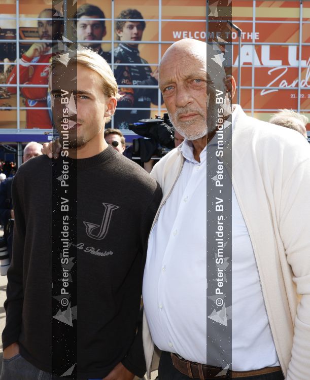 Amsterdam 23 augustus 2026
De laatse Grand Prix F1 op het circuit van Zandvoort . Herman den Blijker met zijn zoon