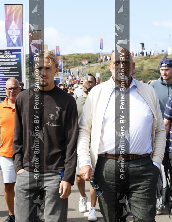 Amsterdam 23 augustus 2026
De laatse Grand Prix F1 op het circuit van Zandvoort . Herman den Blijker met zijn zoon