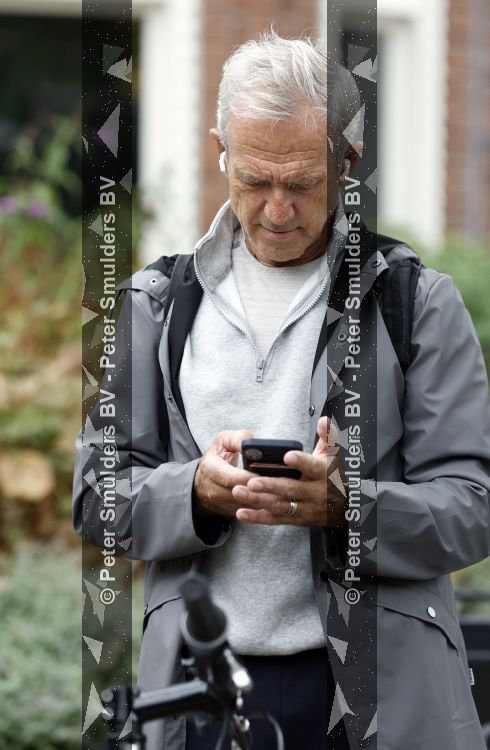 Amsterdam 19 augustus 2026
Jaap Jongbloed is net klaar met sporten.