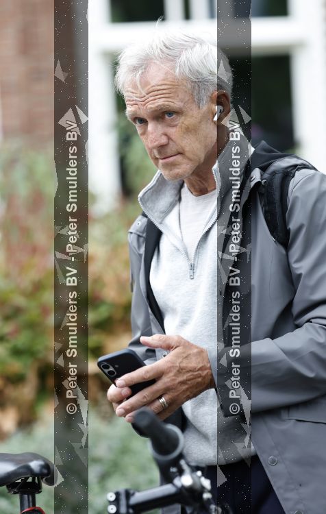 Amsterdam 19 augustus 2026
Jaap Jongbloed is net klaar met sporten.