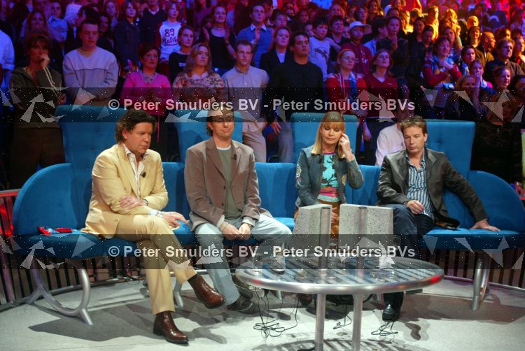 Hilversum 6 maart 2004
Idols in studio 22.  
Jury Idols, Henkjan Smits Eric v Tijn Jerney Kaagman en Edwin Jansen
Peter Smulders bv