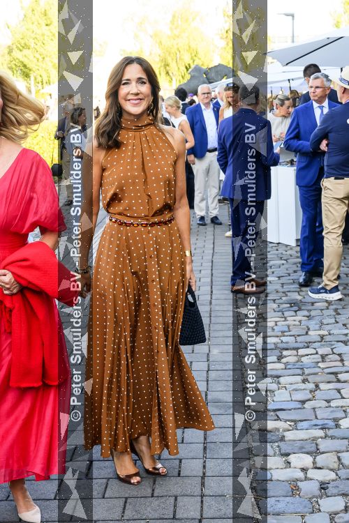 Aken 11 augustus 2026
Prinses Amalia op bezoek bij het wereldkampioenschap Paarden in Aken . ook de deense Koningin Mary van Denemarken was aanwezig alsmede Prinses Benedikte van Denemarken , Infante Elena van Spanje en Zara Tindall .