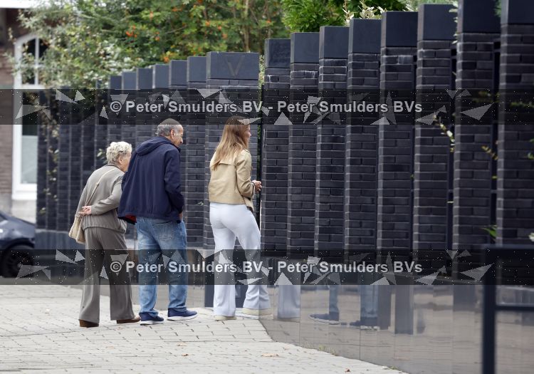 Amsterdam 18 augustus 2026
Tatjana haar vriend Lex v Hessen en haar moeder gaan met 2 makelaars een appartement bekijken in complex Valerius in Amsterdam zuid 