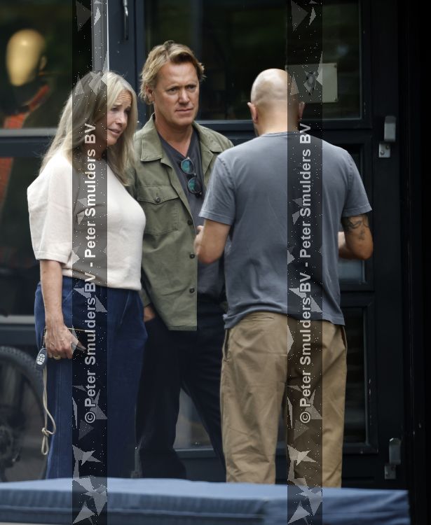 Hoogland 29 augustus 2026
Linda de Mol en haar partner Jeroen Rietbergen gaan winkeles bij BOBS in Hoogland . Eigenaar Bob Reijnders vangt ze op.