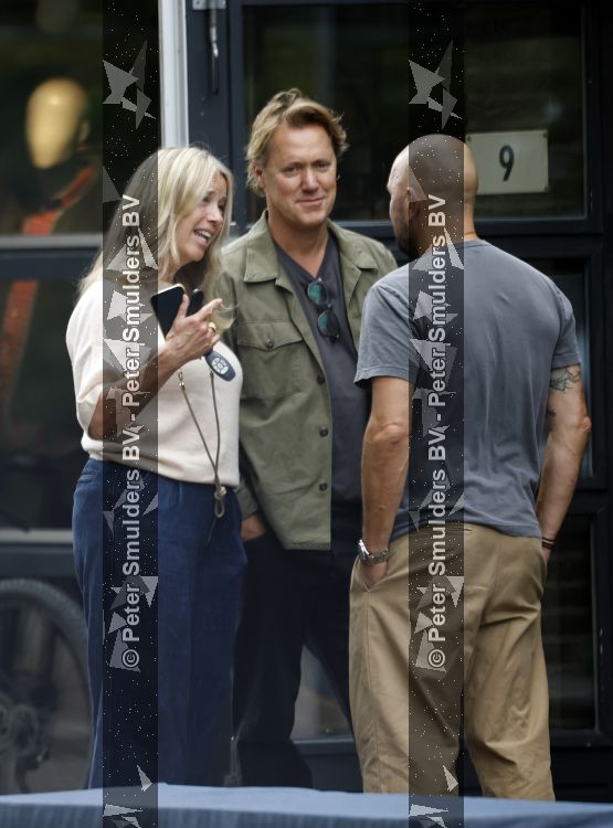 Hoogland 29 augustus 2026
Linda de Mol en haar partner Jeroen Rietbergen gaan winkeles bij BOBS in Hoogland . Eigenaar Bob Reijnders vangt ze op.