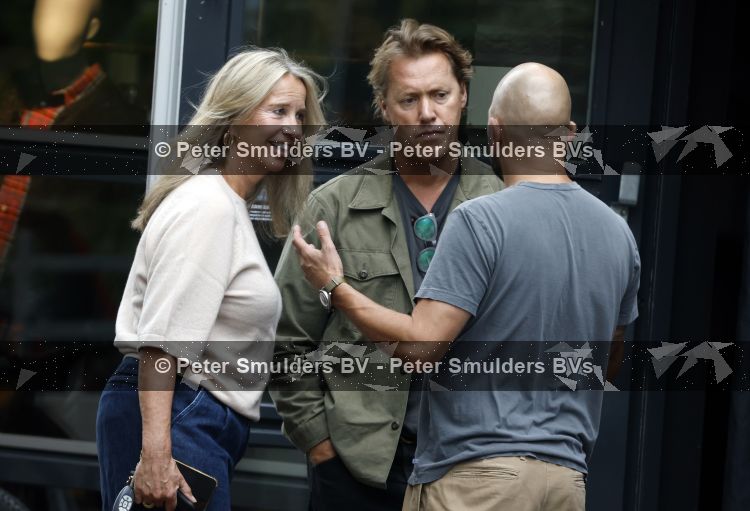 Hoogland 29 augustus 2026
Linda de Mol en haar partner Jeroen Rietbergen gaan winkeles bij BOBS in Hoogland . Eigenaar Bob Reijnders vangt ze op.