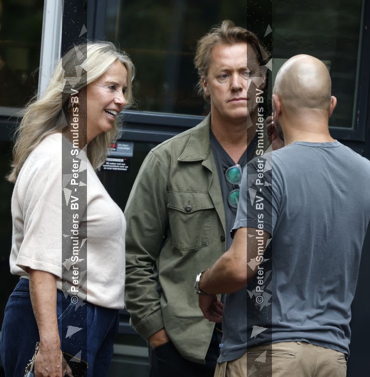 Hoogland 29 augustus 2026
Linda de Mol en haar partner Jeroen Rietbergen gaan winkeles bij BOBS in Hoogland . Eigenaar Bob Reijnders vangt ze op.