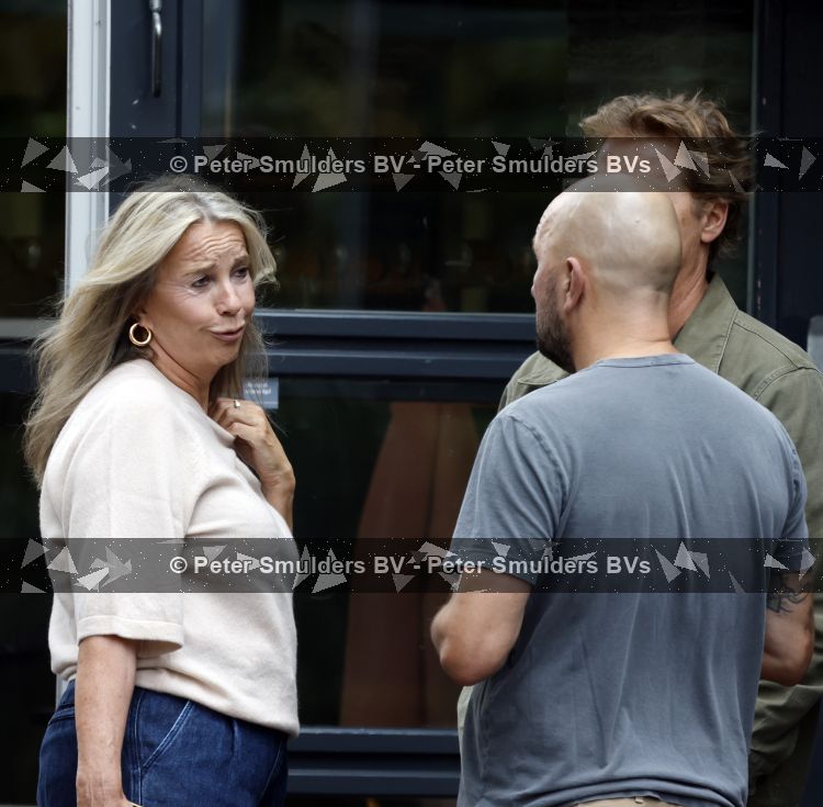 Hoogland 29 augustus 2026
Linda de Mol en haar partner Jeroen Rietbergen gaan winkeles bij BOBS in Hoogland . Eigenaar Bob Reijnders vangt ze op.