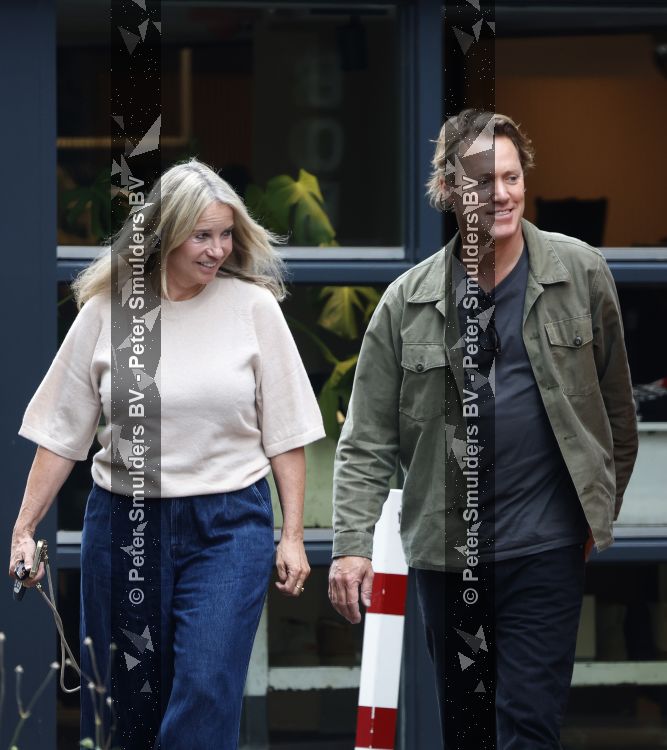 Hoogland 29 augustus 2026
Linda de Mol en haar partner Jeroen Rietbergen gaan winkeles bij BOBS in Hoogland . Eigenaar Bob Reijnders vangt ze op.