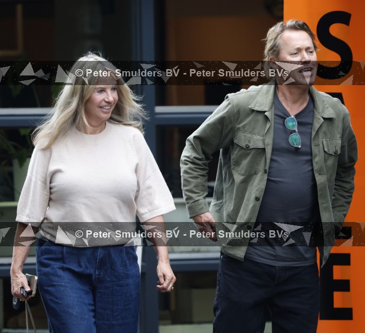 Hoogland 29 augustus 2026
Linda de Mol en haar partner Jeroen Rietbergen gaan winkeles bij BOBS in Hoogland . Eigenaar Bob Reijnders vangt ze op.