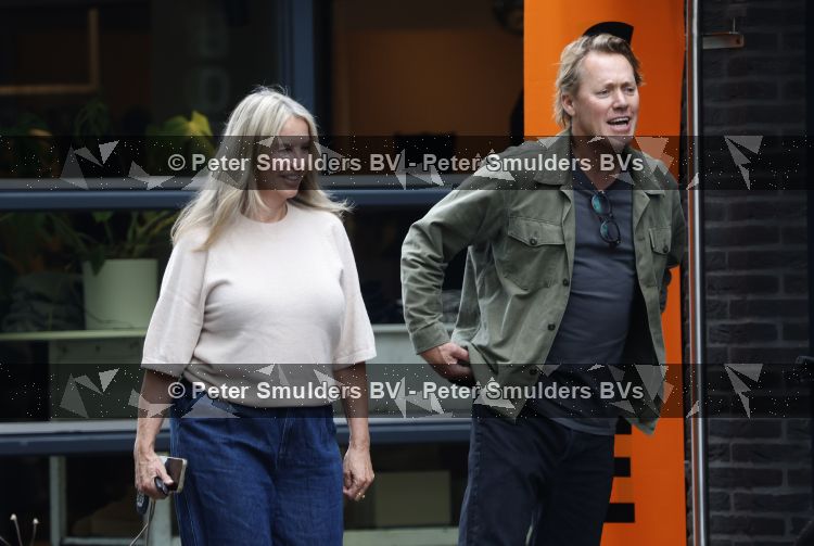 Hoogland 29 augustus 2026
Linda de Mol en haar partner Jeroen Rietbergen gaan winkeles bij BOBS in Hoogland . Eigenaar Bob Reijnders vangt ze op.