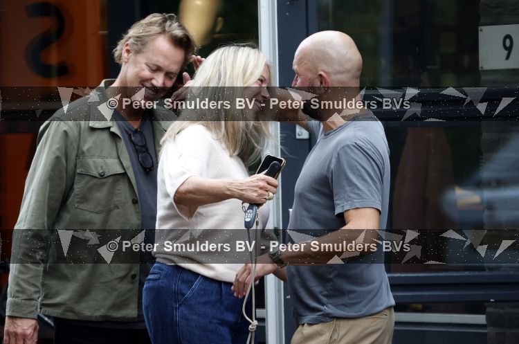 Hoogland 29 augustus 2026
Linda de Mol en haar partner Jeroen Rietbergen gaan winkeles bij BOBS in Hoogland . Eigenaar Bob Reijnders vangt ze op.