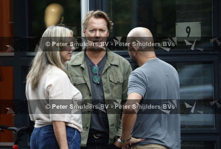 Hoogland 29 augustus 2026
Linda de Mol en haar partner Jeroen Rietbergen gaan winkeles bij BOBS in Hoogland . Eigenaar Bob Reijnders vangt ze op.