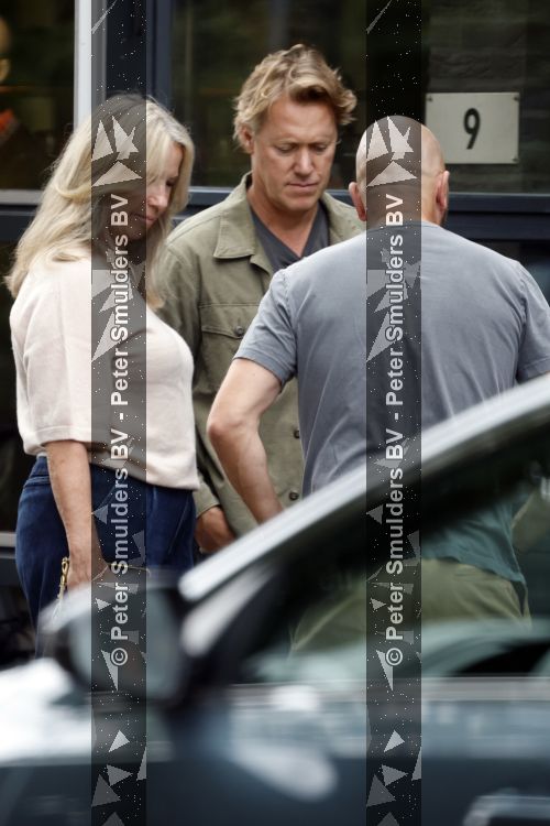 Hoogland 29 augustus 2026
Linda de Mol en haar partner Jeroen Rietbergen gaan winkeles bij BOBS in Hoogland . Eigenaar Bob Reijnders vangt ze op.