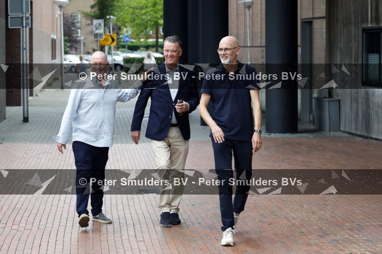 Amstelveen 15 augustus 2026
Louis v Gaal signeert bij boekhandel Venstra in het Stadshart .