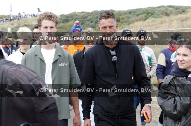 Amsterdam 23 augustus 2026
De laatse Grand Prix F1 op het circuit van Zandvoort . Maarten Stekelenburg met zoon 
