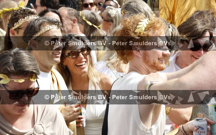 Amsterdam 1 augustus 2026
Malou Petter met haar vriend Sil v d  Wees tijdens de Gay Pride op de AVRO TROS Boot. Malou Petter en Rik v d Westelaken 