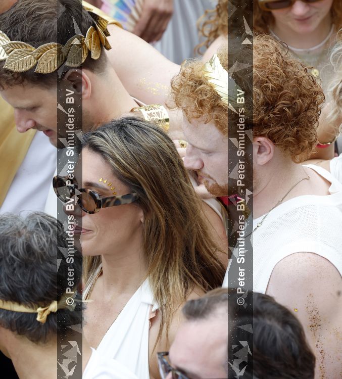 Amsterdam 1 augustus 2026
Malou Petter met haar vriend Sil v d  Wees tijdens de Gay Pride op de AVRO TROS Boot