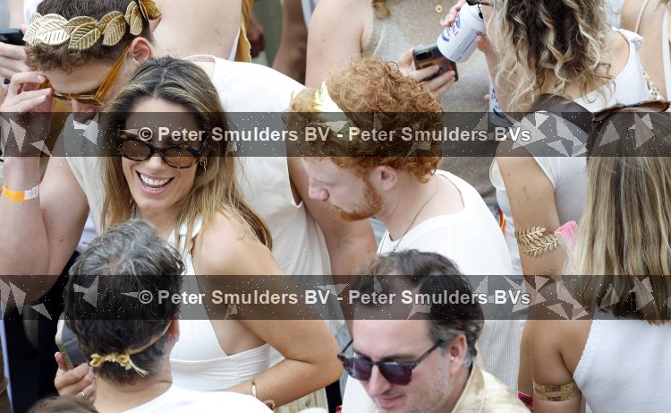 Amsterdam 1 augustus 2026
Malou Petter met haar vriend Sil v d  Wees tijdens de Gay Pride op de AVRO TROS Boot