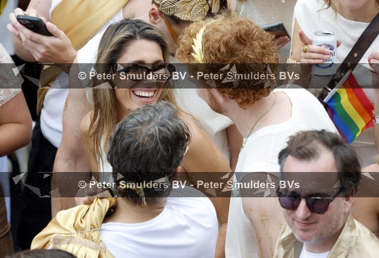 Amsterdam 1 augustus 2026
Malou Petter met haar vriend Sil v d  Wees tijdens de Gay Pride op de AVRO TROS Boot