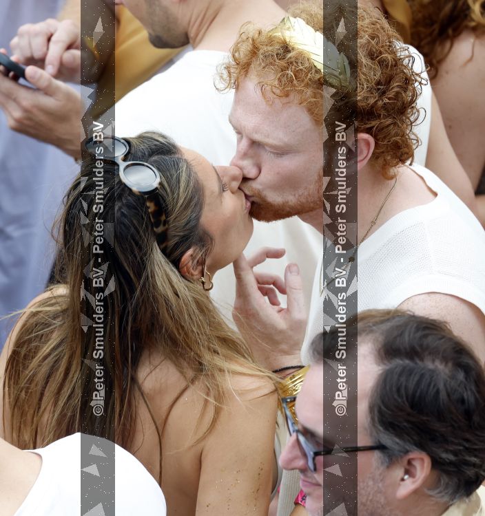 Amsterdam 1 augustus 2026
Malou Petter met haar vriend Sil v d  Wees tijdens de Gay Pride op de AVRO TROS Boot