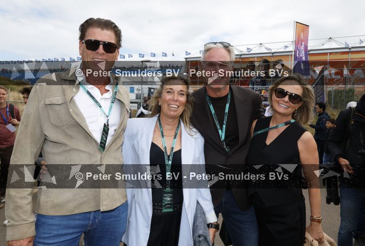 Amsterdam 23 augustus 2026
De laatse Grand Prix F1 op het circuit van Zandvoort . Marc v Deursen met zijn vrouw en vrienden