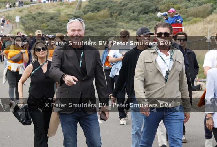 Amsterdam 23 augustus 2026
De laatse Grand Prix F1 op het circuit van Zandvoort . Marc v Deursen met zijn vrouw en vrienden