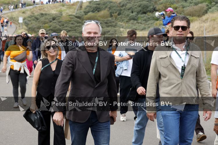 Amsterdam 23 augustus 2026
De laatse Grand Prix F1 op het circuit van Zandvoort . Marc v Deursen met zijn vrouw en vrienden