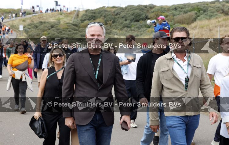 Amsterdam 23 augustus 2026
De laatse Grand Prix F1 op het circuit van Zandvoort . Marc v Deursen met zijn vrouw en vrienden