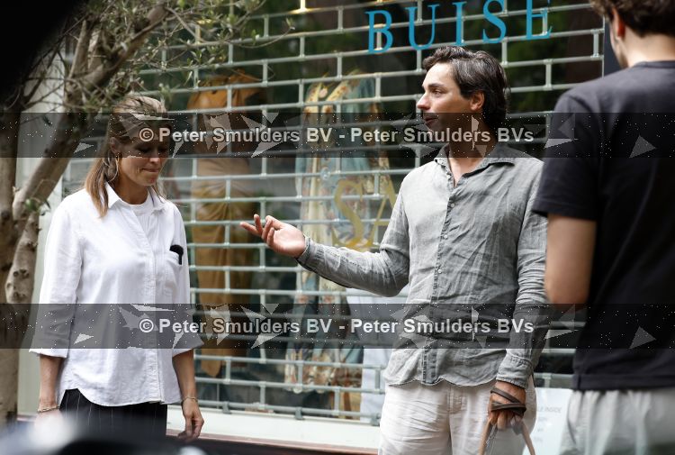 Amsterdam 27 juli 2026
Mark Baanders wordt in amsterdam zuid op straat en terras geinterviewd