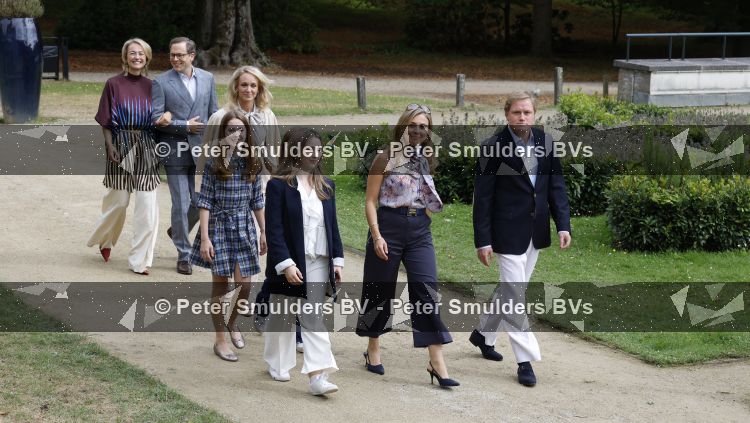 Santpoort 17 augustus 2026
Presentatie Videoland serie Maxima met de cast Natali Anna Ruben Brinkman Rosa v Leeuwen Fiene Mooij Charlotte Kampinga Teun Luijck Carolien Spoor en Sophie v Winden op landgoed Duin & Kruidberg