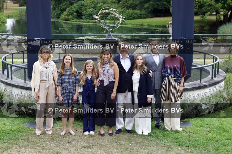 Santpoort 17 augustus 2026
Presentatie Videoland serie Maxima met de cast Natali Anna Ruben Brinkman Rosa v Leeuwen Fiene Mooij Charlotte Kampinga Teun Luijck Carolien Spoor en Sophie v Winden op landgoed Duin & Kruidberg