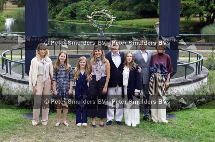 Santpoort 17 augustus 2026
Presentatie Videoland serie Maxima met de cast Natali Anna Ruben Brinkman Rosa v Leeuwen Fiene Mooij Charlotte Kampinga Teun Luijck Carolien Spoor en Sophie v Winden op landgoed Duin & Kruidberg