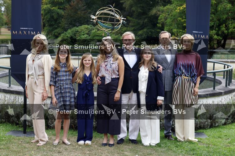 Santpoort 17 augustus 2026
Presentatie Videoland serie Maxima met de cast Natali Anna Ruben Brinkman Rosa v Leeuwen Fiene Mooij Charlotte Kampinga Teun Luijck Carolien Spoor en Sophie v Winden op landgoed Duin & Kruidberg