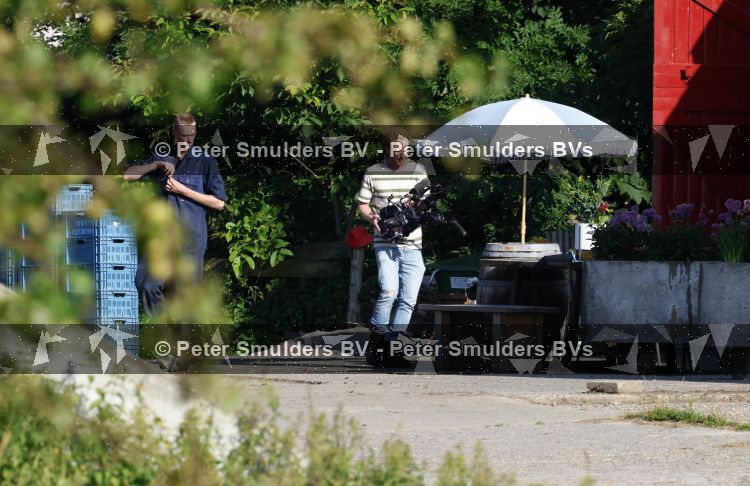 Flanssum 1 augustus 2026
De meilandjes hebben opnames op een boerderij voor een nieuwe serie op Videoland . Maxime Meiland Montana Meiland Erica Meiland en Martien Meiland werken op de boerderij .