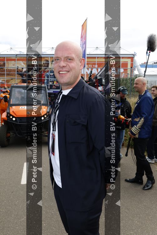 Amsterdam 23 augustus 2026
De laatse Grand Prix F1 op het circuit van Zandvoort . Michael v Gerwen kwam met een vriend