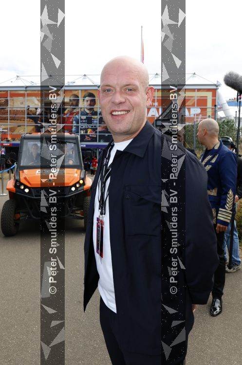 Amsterdam 23 augustus 2026
De laatse Grand Prix F1 op het circuit van Zandvoort . Michael v Gerwen kwam met een vriend