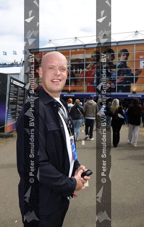 Amsterdam 23 augustus 2026
De laatse Grand Prix F1 op het circuit van Zandvoort . Michael v Gerwen kwam met een vriend