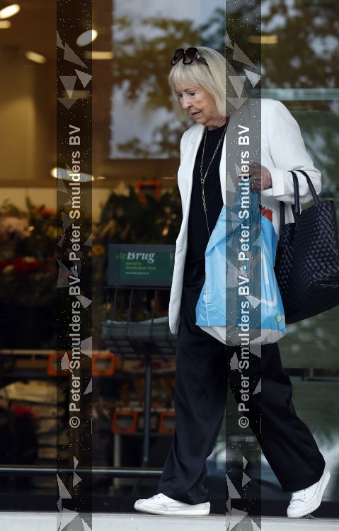Muiden 28 augustus 2026
Mireille Bekooy doet boodschappen bij de Albert Heijn 