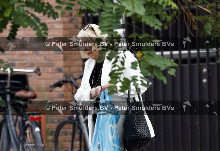 Muiden 28 augustus 2026
Mireille Bekooy doet boodschappen bij de Albert Heijn 