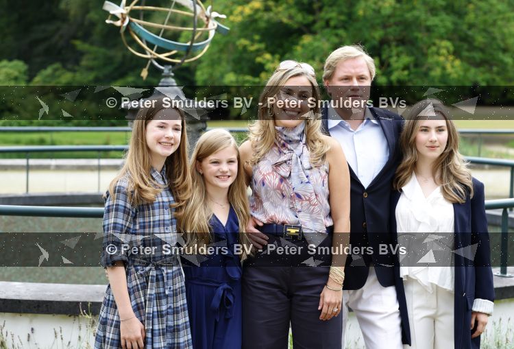 Santpoort 17 augustus 2026
Presentatie Videoland serie Maxima met de cast Natali Anna Ruben Brinkman Rosa v Leeuwen Fiene Mooij Charlotte Kampinga Teun Luijck Carolien Spoor en Sophie v Winden op landgoed Duin & Kruidberg