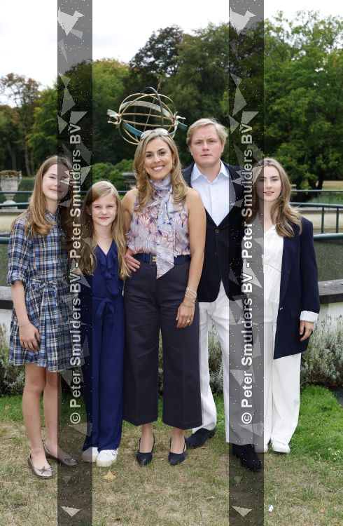 Santpoort 17 augustus 2026
Presentatie Videoland serie Maxima met de cast Natali Anna Ruben Brinkman Rosa v Leeuwen Fiene Mooij Charlotte Kampinga Teun Luijck Carolien Spoor en Sophie v Winden op landgoed Duin & Kruidberg