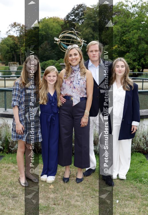 Santpoort 17 augustus 2026
Presentatie Videoland serie Maxima met de cast Natali Anna Ruben Brinkman Rosa v Leeuwen Fiene Mooij Charlotte Kampinga Teun Luijck Carolien Spoor en Sophie v Winden op landgoed Duin & Kruidberg