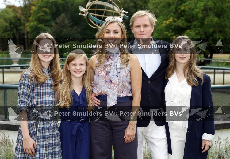 Santpoort 17 augustus 2026
Presentatie Videoland serie Maxima met de cast Natali Anna Ruben Brinkman Rosa v Leeuwen Fiene Mooij Charlotte Kampinga Teun Luijck Carolien Spoor en Sophie v Winden op landgoed Duin & Kruidberg