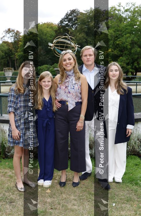 Santpoort 17 augustus 2026
Presentatie Videoland serie Maxima met de cast Natali Anna Ruben Brinkman Rosa v Leeuwen Fiene Mooij Charlotte Kampinga Teun Luijck Carolien Spoor en Sophie v Winden op landgoed Duin & Kruidberg