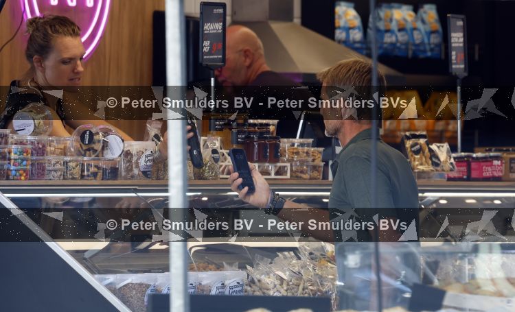 Amsterdam 8 augustus 2026
Prins Maurits en Prinses Marilene doen boodschappen  in Amsterdam zuid